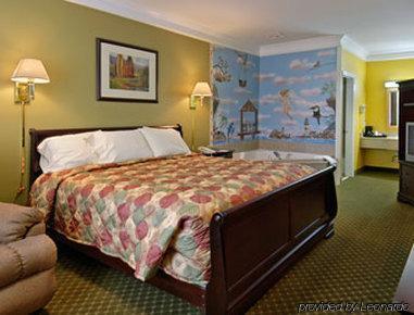 Days Inn & Suites Биг Спринг Стая снимка